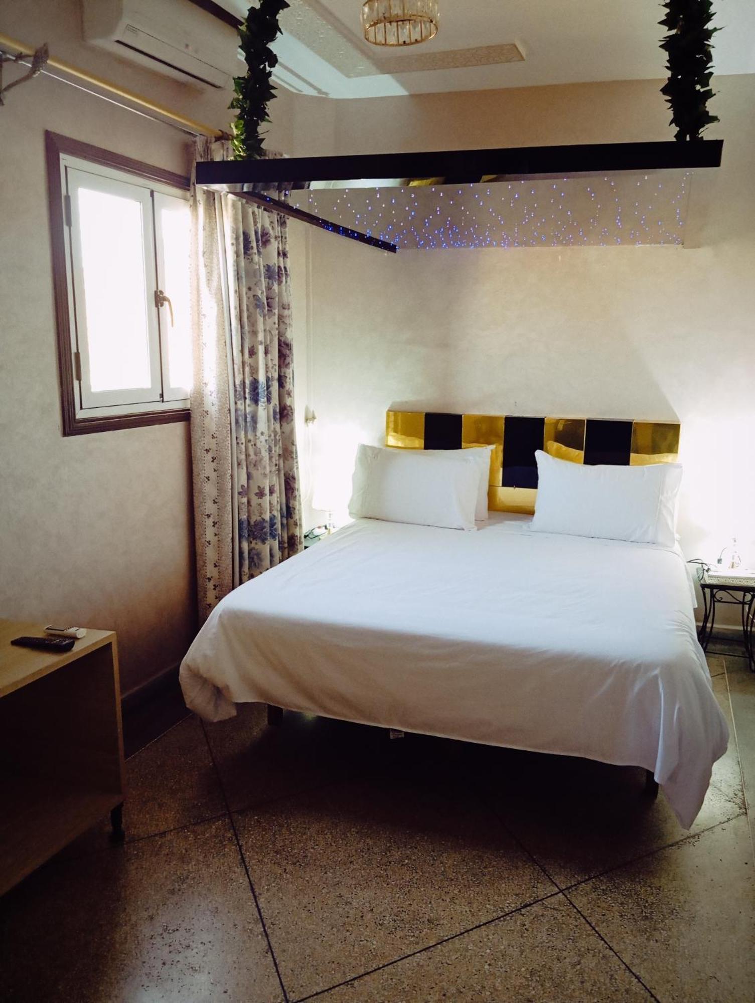 Hotel Lahlou Riad Cafeteria Oujda Luaran gambar